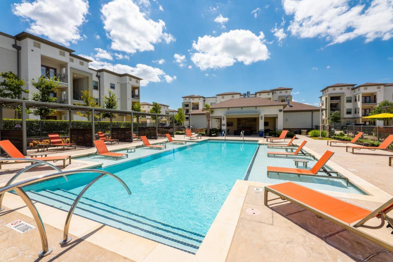 Апартаменти Luxe 3B/2B Getaway - Pool, Gym, Parking, Pet Wash Leander Екстер'єр фото