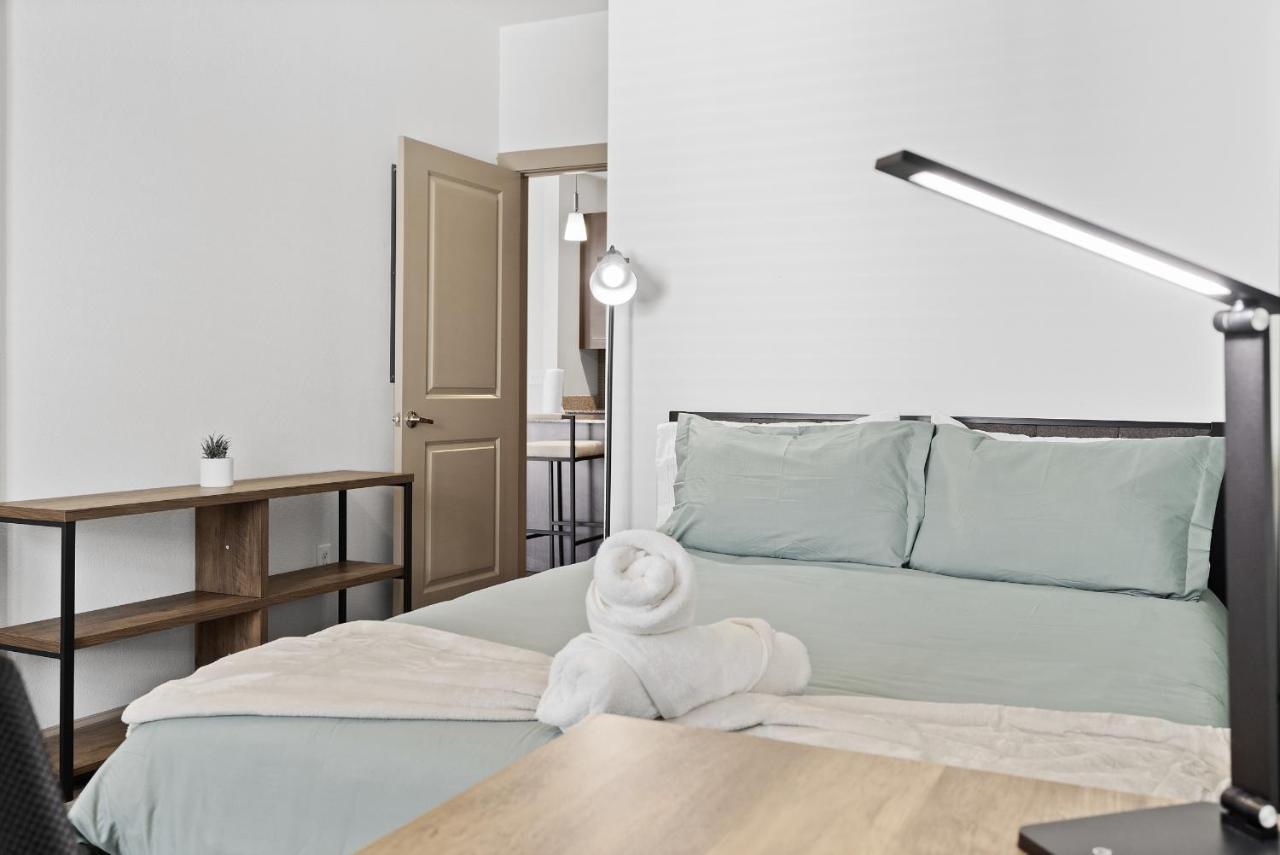Апартаменти Luxe 3B/2B Getaway - Pool, Gym, Parking, Pet Wash Leander Екстер'єр фото
