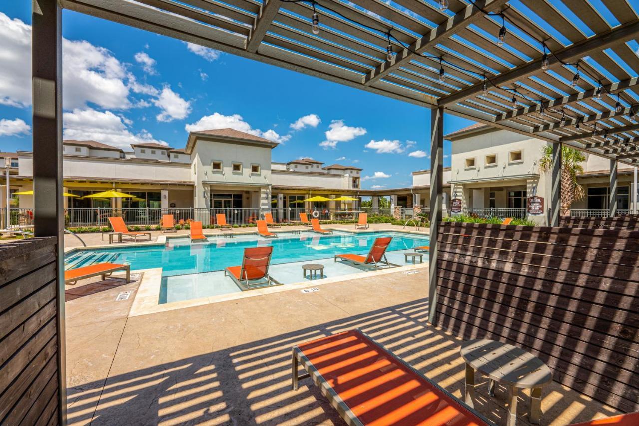 Апартаменти Luxe 3B/2B Getaway - Pool, Gym, Parking, Pet Wash Leander Екстер'єр фото